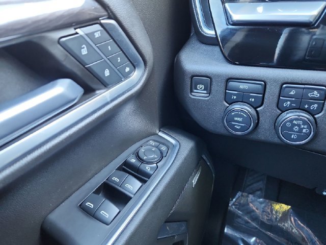 Used 2024 Chevrolet Silverado 1500 LTZ w/ LTZ Premium Package AWD/4WD image 38