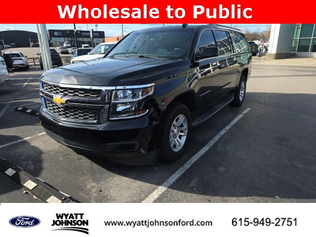 Used 2016 Chevrolet Suburban LT image 2
