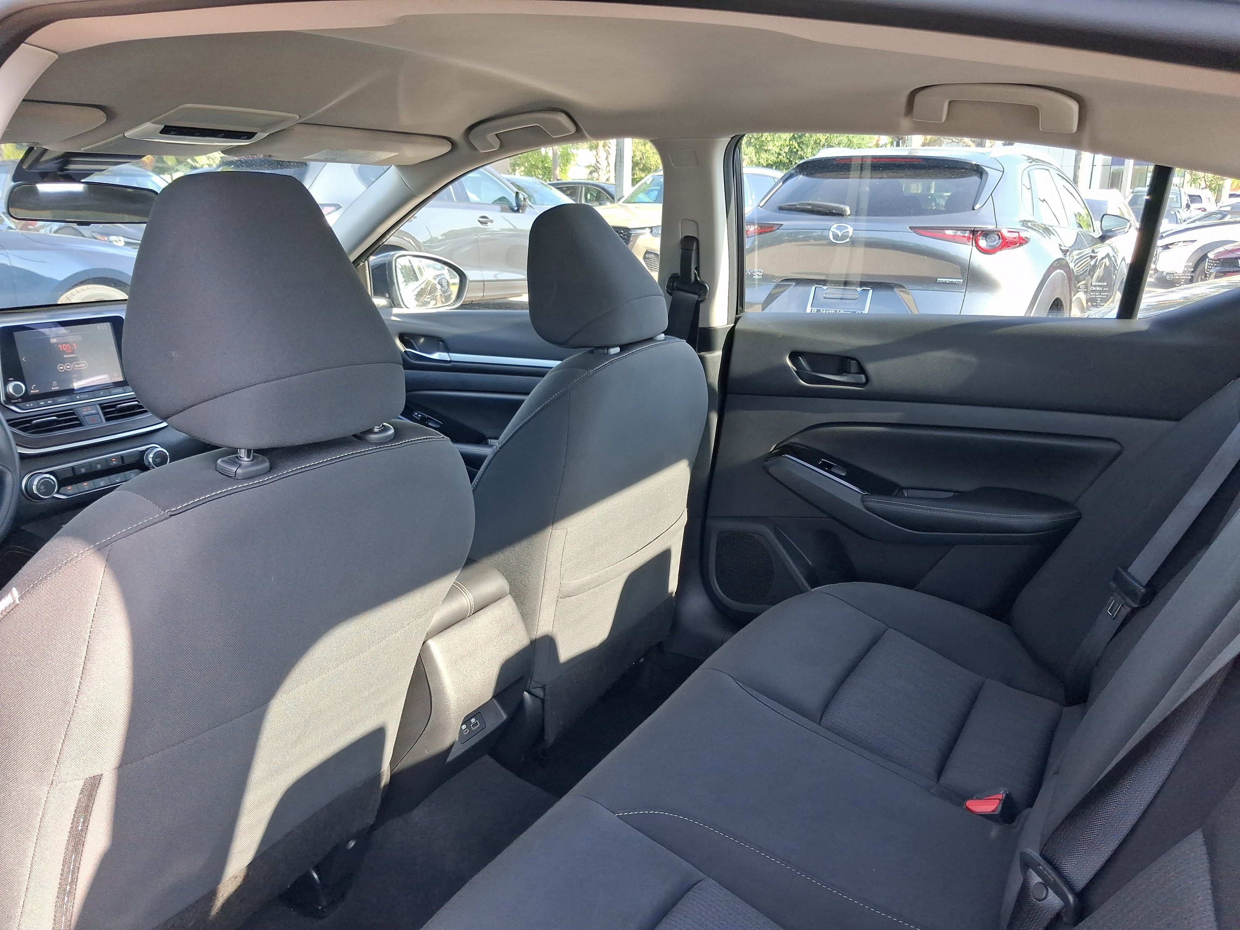 Used 2023 Nissan Altima 2.5 SV FWD image 6