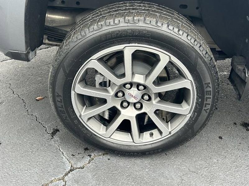 Used 2022 GMC Canyon Denali image 34