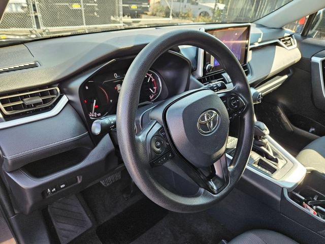 Used 2025 Toyota RAV4 XLE FWD image 21