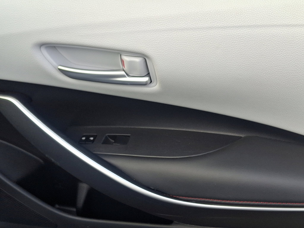 Used 2024 Toyota Corolla SE image 8