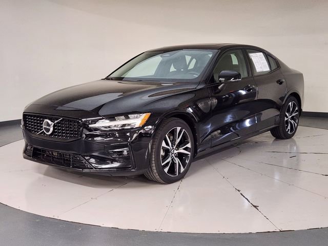 Used 2024 Volvo S60 B5 Core image 1