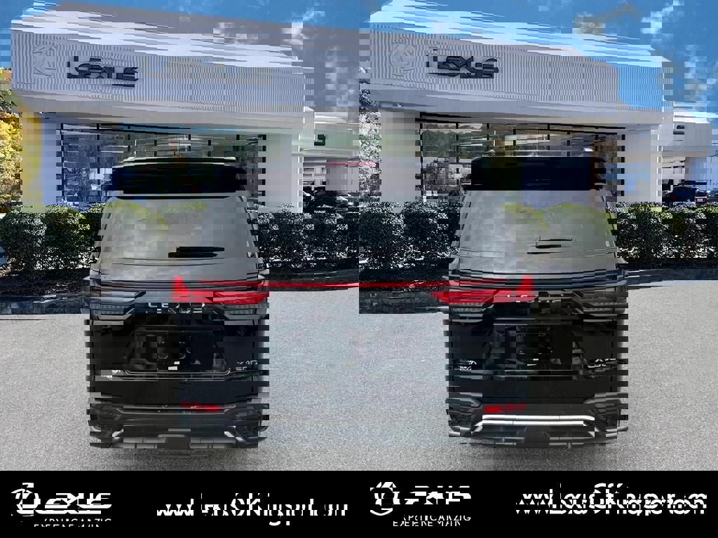 Used 2024 Lexus LX 600 F Sport image 4