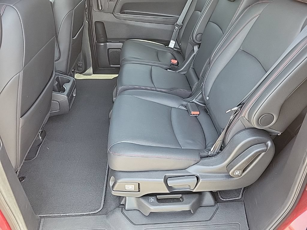 Used 2025 Honda Odyssey Sport-L image 11