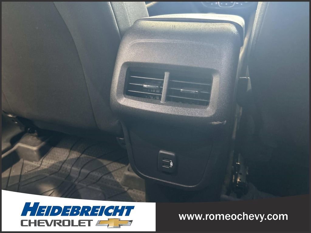 Used 2024 Chevrolet Equinox LT w/ LPO, Floor Liner Package AWD/4WD image 17