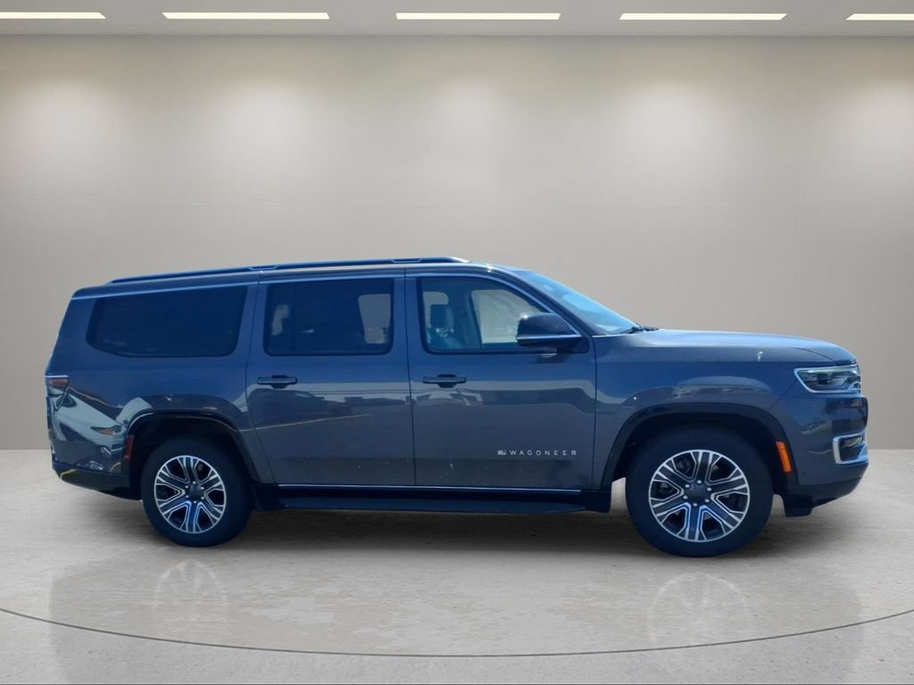 Used 2023 Jeep Wagoneer L Series II AWD/4WD image 2