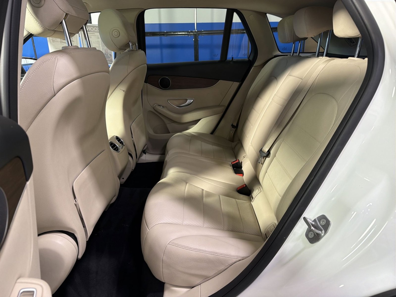 Used 2021 Mercedes-Benz GLC 300 4MATIC image 30