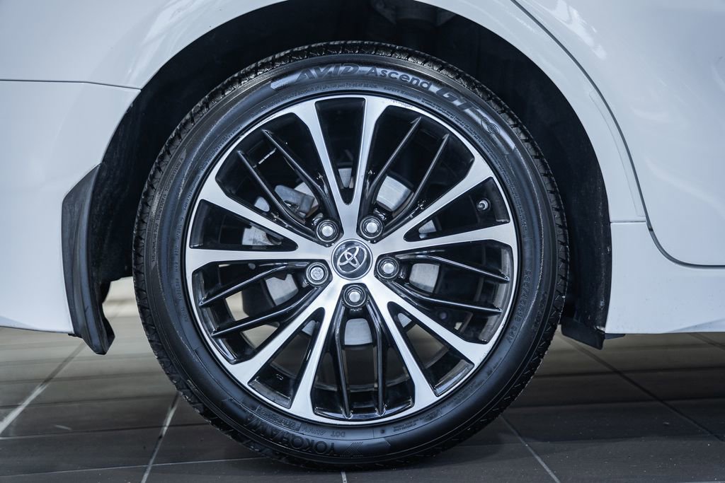 Used 2018 Toyota Camry SE w/ Moonroof Package image 15