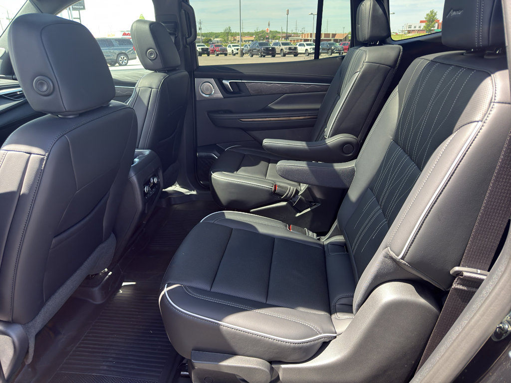 Used 2026 Buick Enclave Avenir w/ Super Cruise Package AWD/4WD image 11