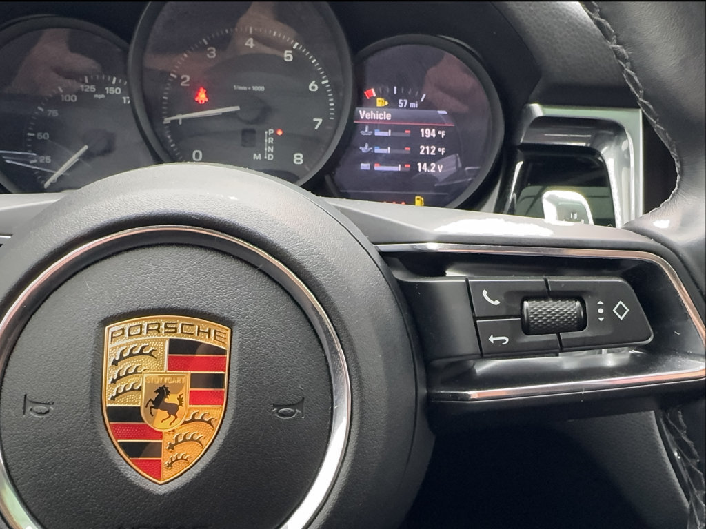 Used 2023 Porsche Macan AWD/4WD image 43
