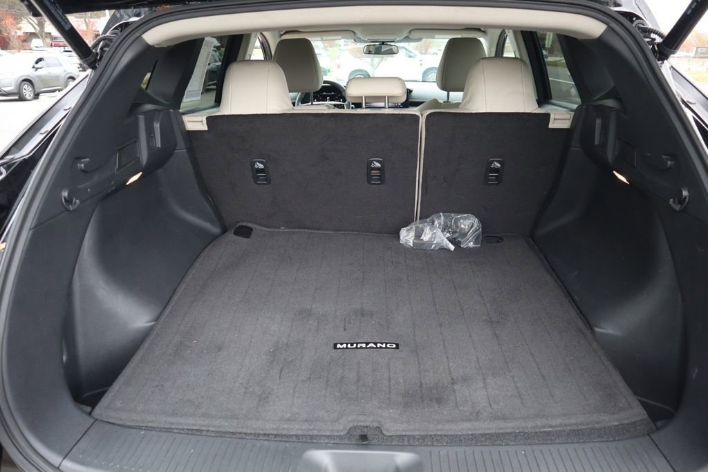 Used 2025 Nissan Murano SV AWD/4WD image 29