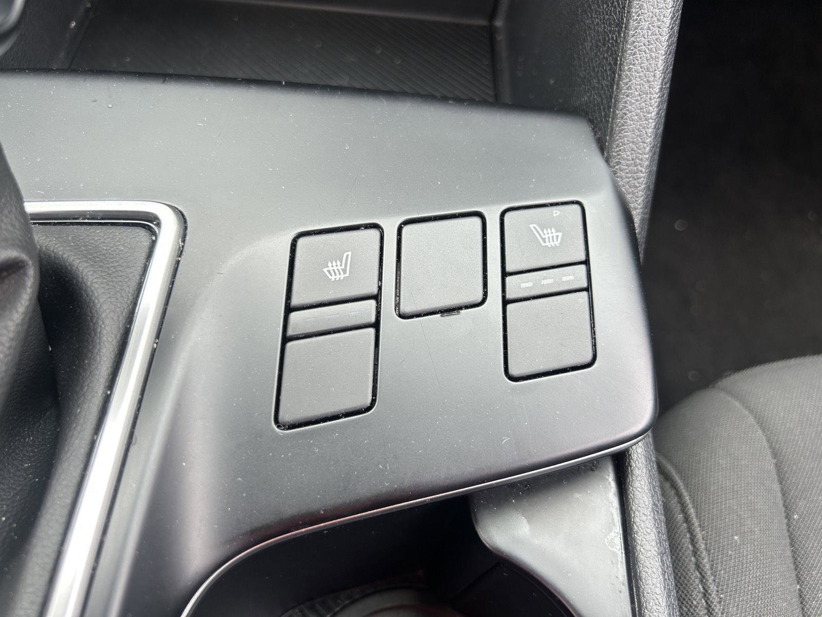 Used 2025 Kia Sportage LX AWD/4WD image 13