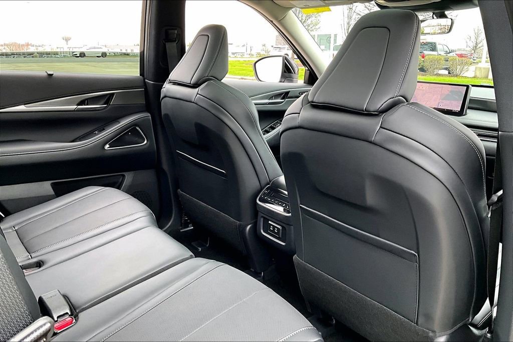 Certified 2026 INFINITI QX60 Luxe w/ Cargo Package AWD/4WD image 28