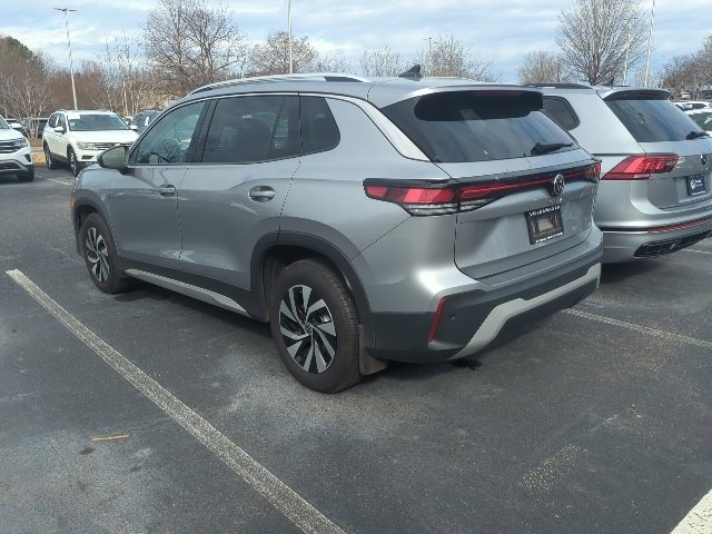 Used 2025 Volkswagen Tiguan S image 10