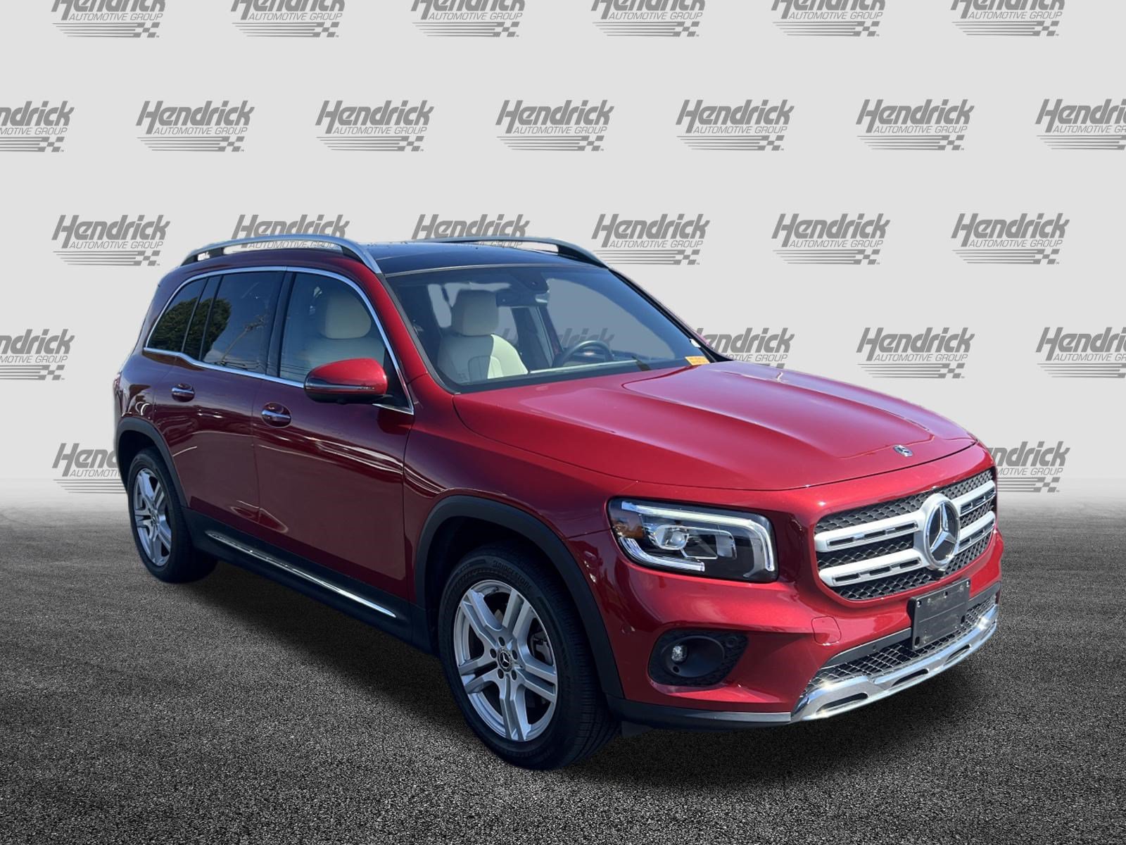Used 2020 Mercedes-Benz GLB 250 4MATIC image 2