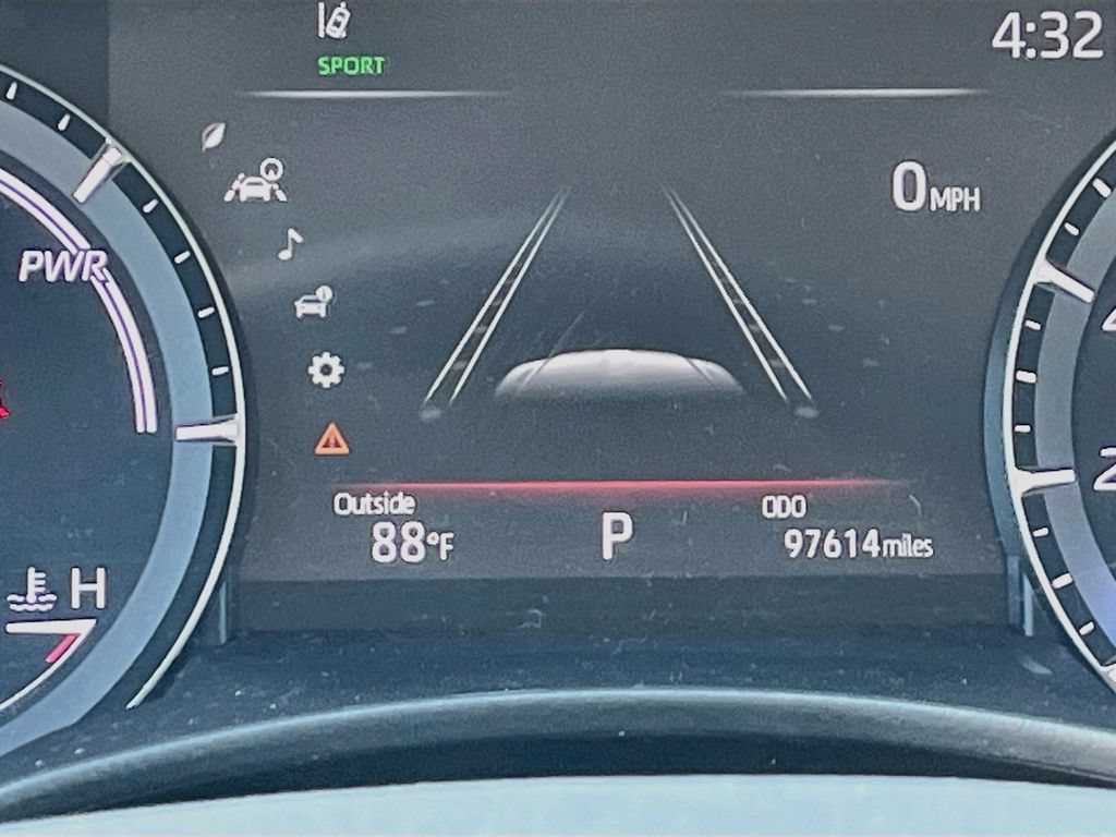 Used 2020 Toyota Highlander XLE FWD image 12