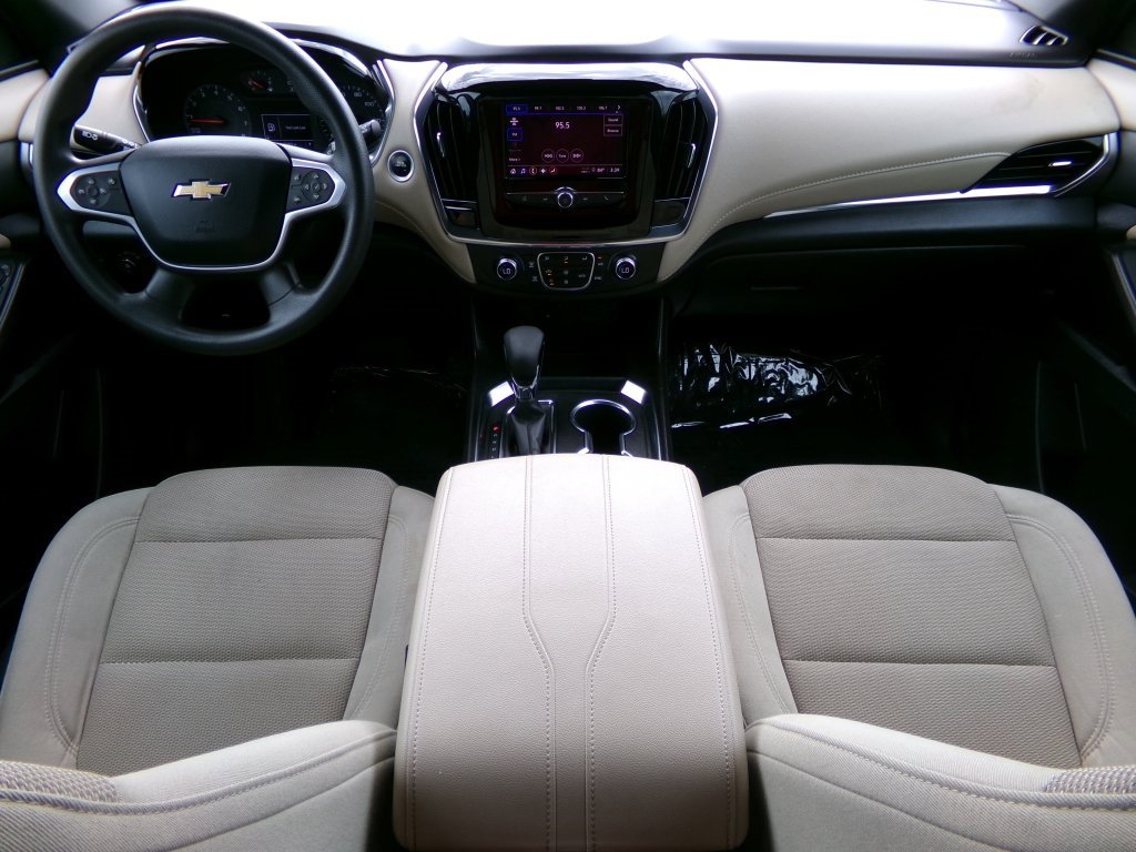 Used 2023 Chevrolet Traverse LS image 19
