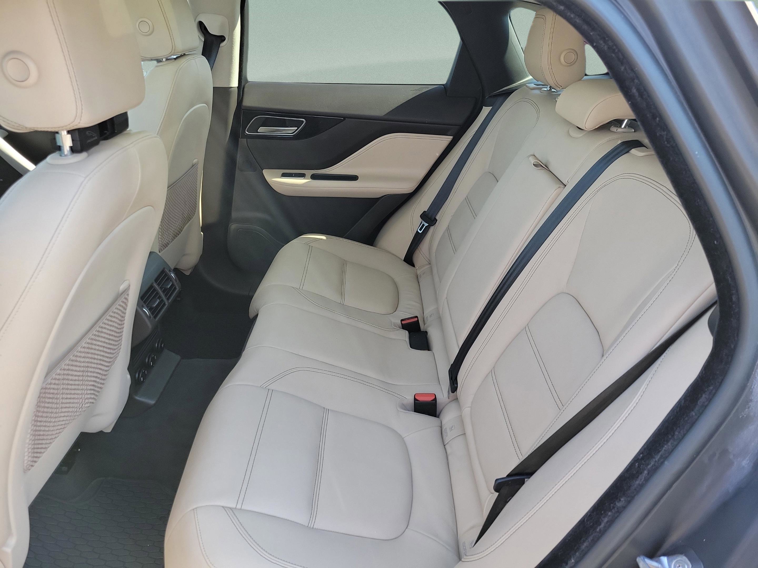 Used 2020 Jaguar F-PACE Prestige image 25