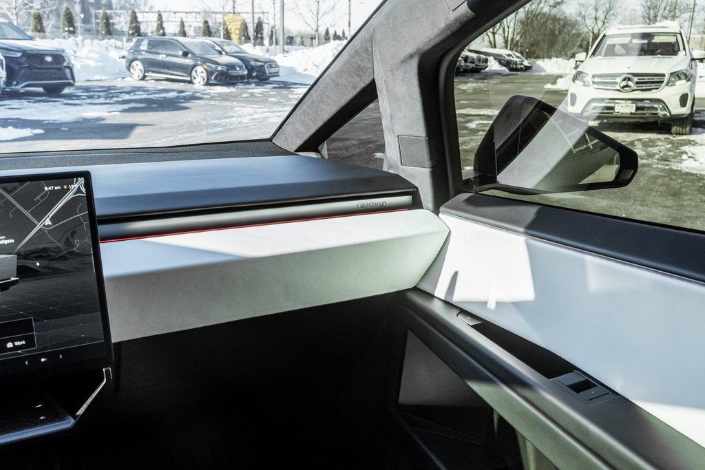 Used 2024 Tesla Cybertruck AWD Crew Cab image 15