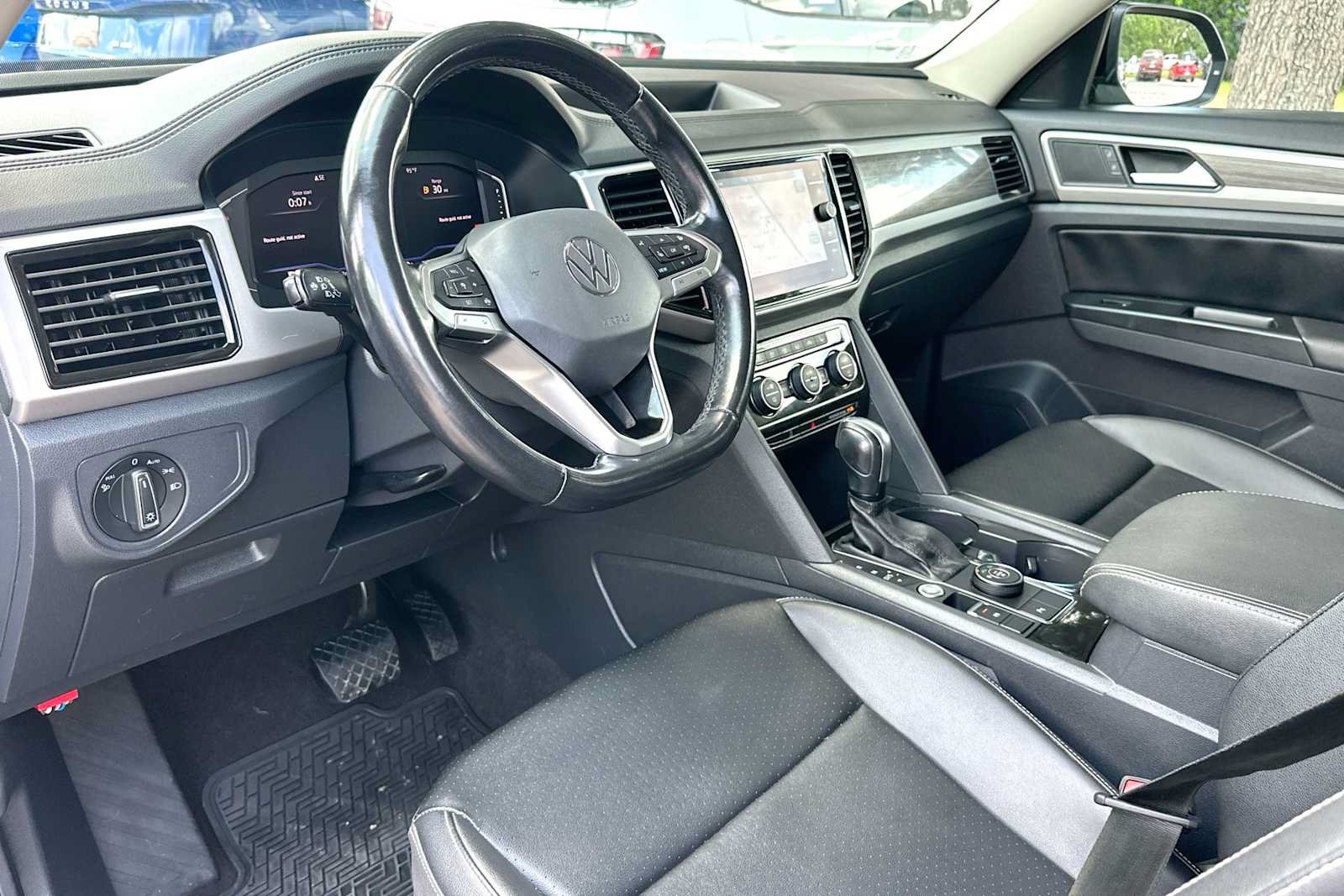 Used 2021 Volkswagen Atlas SEL AWD/4WD image 18