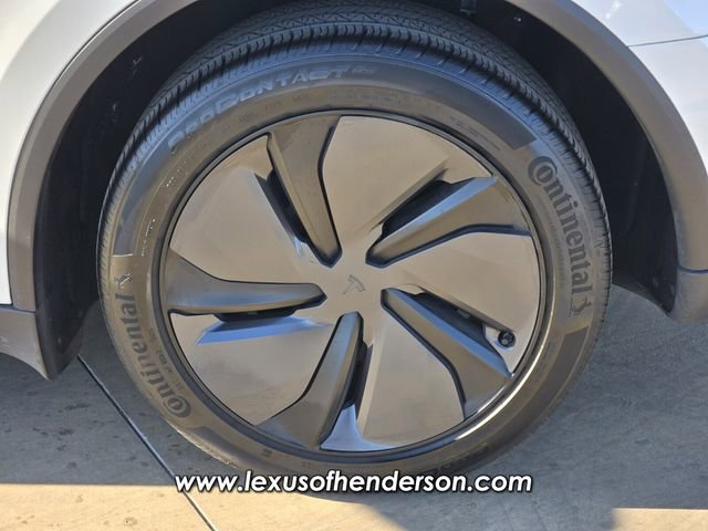 Used 2026 Tesla Model Y 2WD image 10