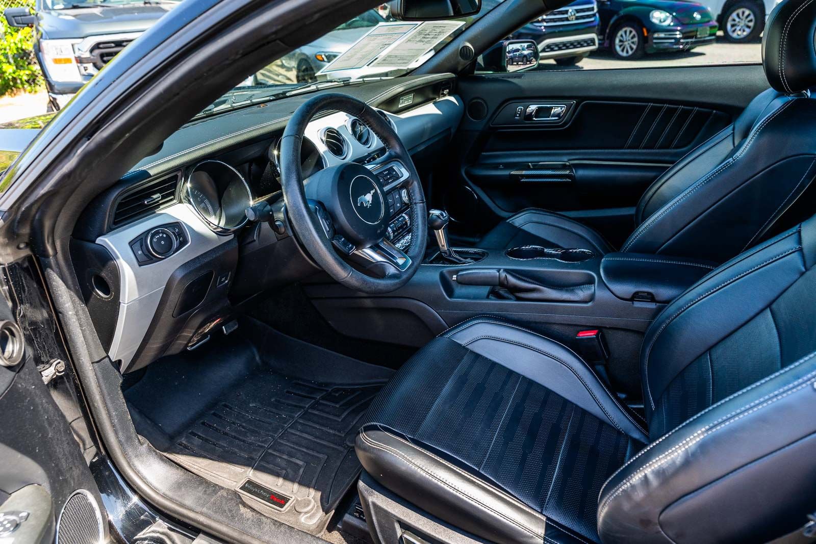 Used 2017 Ford Mustang GT Premium w/ Equipment Group 401A RWD image 17