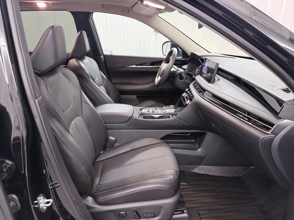 Used 2024 INFINITI QX60 Pure image 39