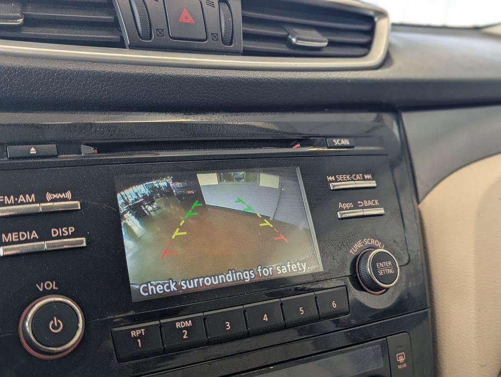 Used 2016 Nissan Rogue SV image 22