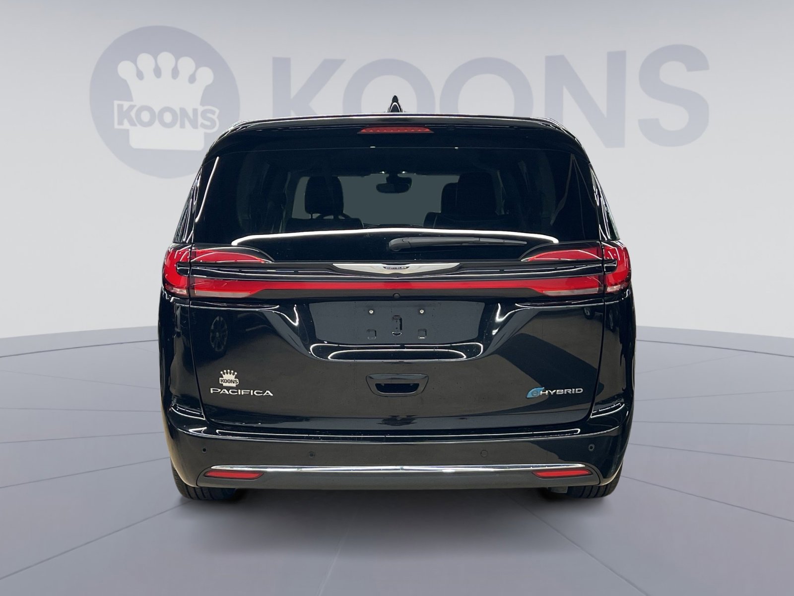 Used 2024 Chrysler Pacifica Select image 4