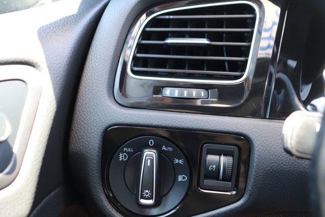 Used 2018 Volkswagen GTI SE FWD image 23