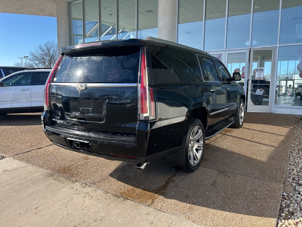 Used 2017 Cadillac Escalade ESV Luxury image 5