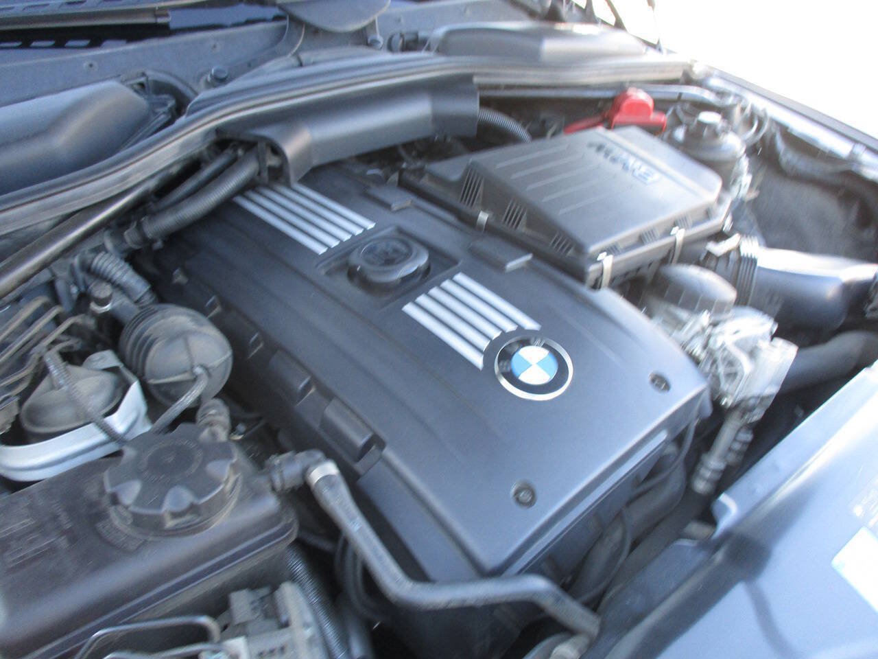 Used 2010 BMW 535i xDrive Sedan AWD/4WD image 31