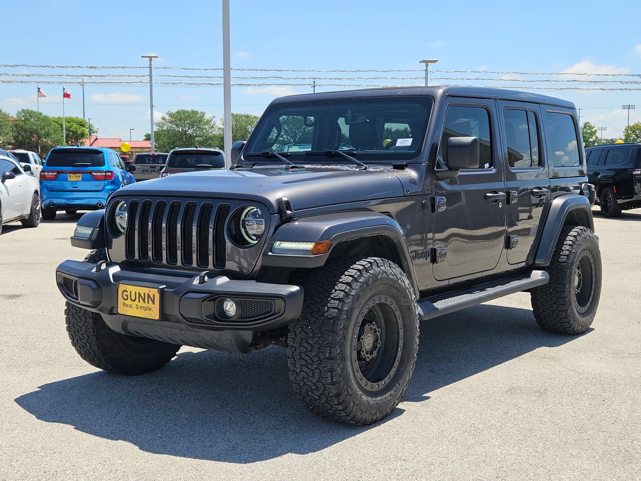 Used 2021 Jeep Wrangler Unlimited Sahara AWD/4WD image 7