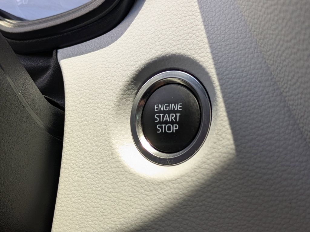 Used 2025 Toyota Corolla SE FWD image 28