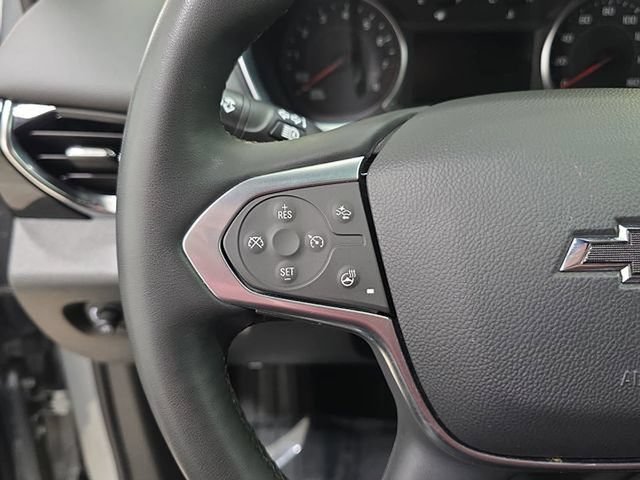 Used 2023 Chevrolet Traverse RS AWD/4WD image 17