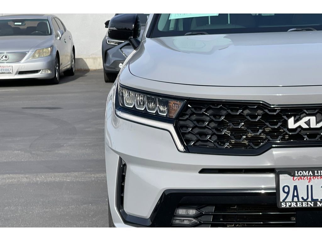 Used 2022 Kia Sorento EX w/ Panoramic Sunroof Package image 12