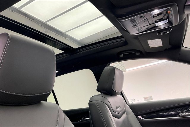 Used 2025 Cadillac XT6 Premium Luxury image 24