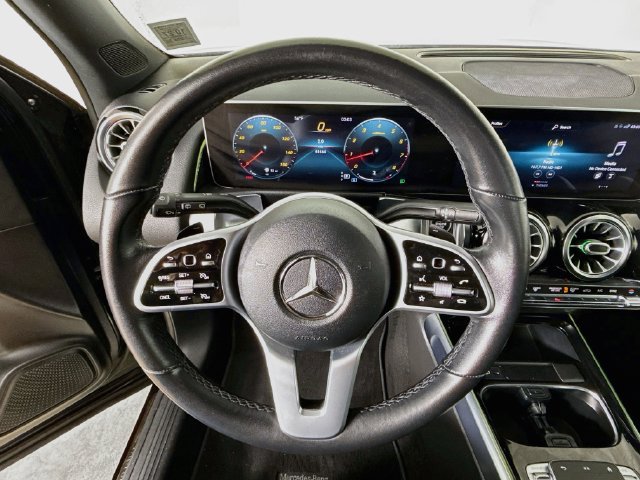 Used 2020 Mercedes-Benz GLB 250 4MATIC image 4