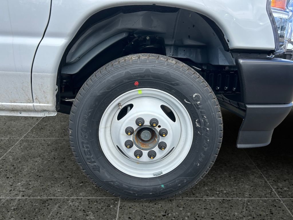 New 2027 Ford E-450 and Econoline 450 Super Duty w/ Power Equipment Group image 3