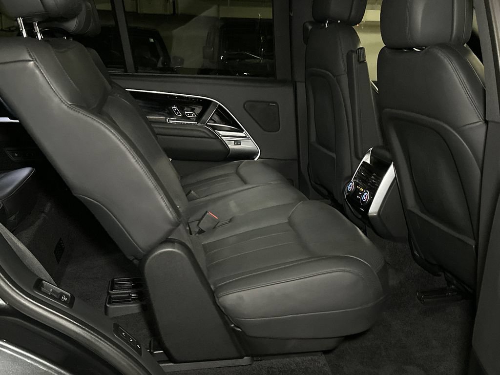 Used 2023 Land Rover Range Rover Long Wheelbase SE AWD/4WD image 16