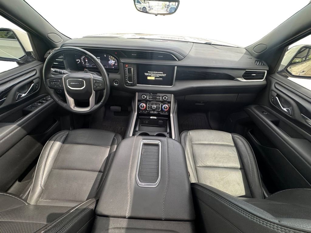 Used 2024 GMC Yukon Denali w/ Advanced Technology Package AWD/4WD image 12