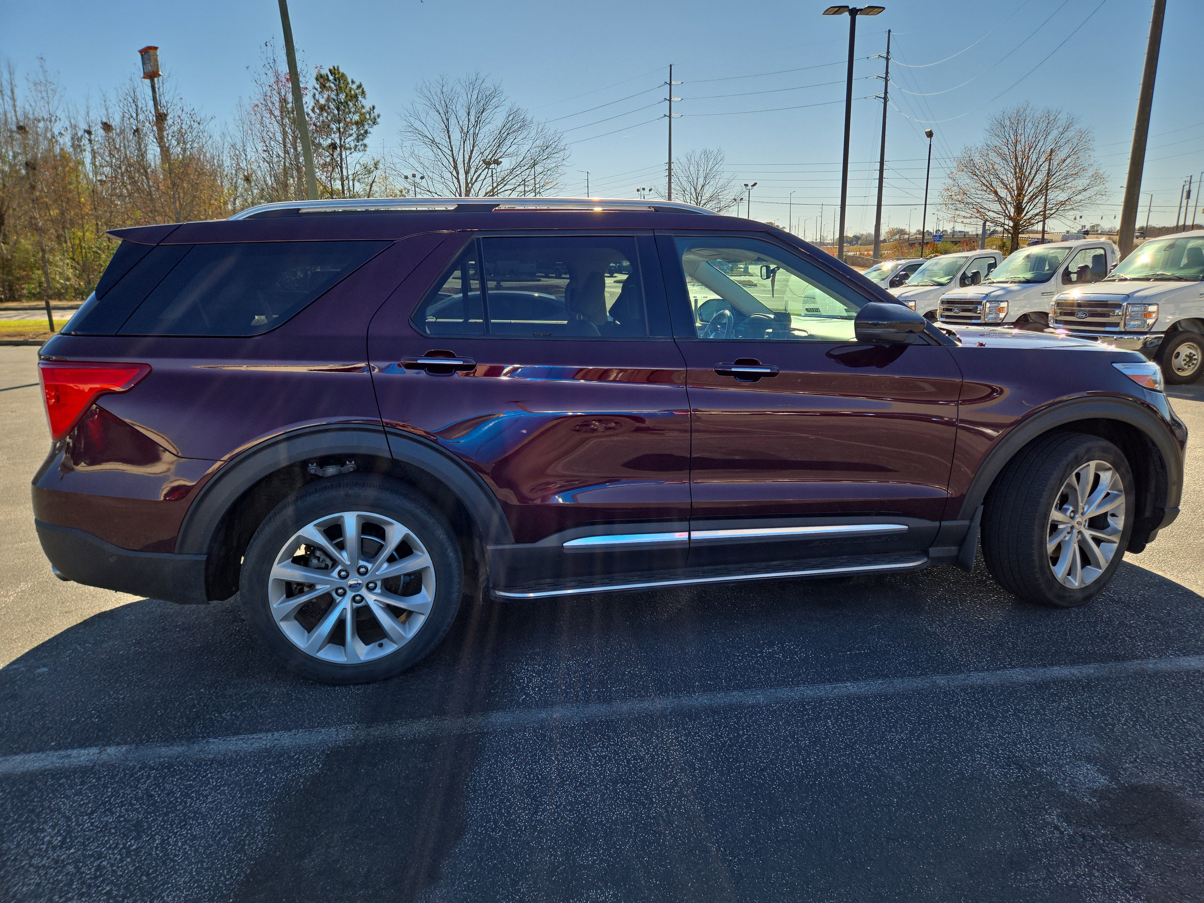 Used 2022 Ford Explorer Platinum w/ Equipment Group 601A image 4