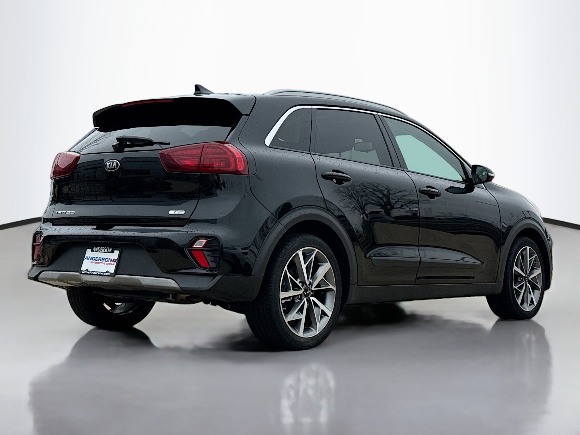 Used 2020 Kia Niro Touring image 2