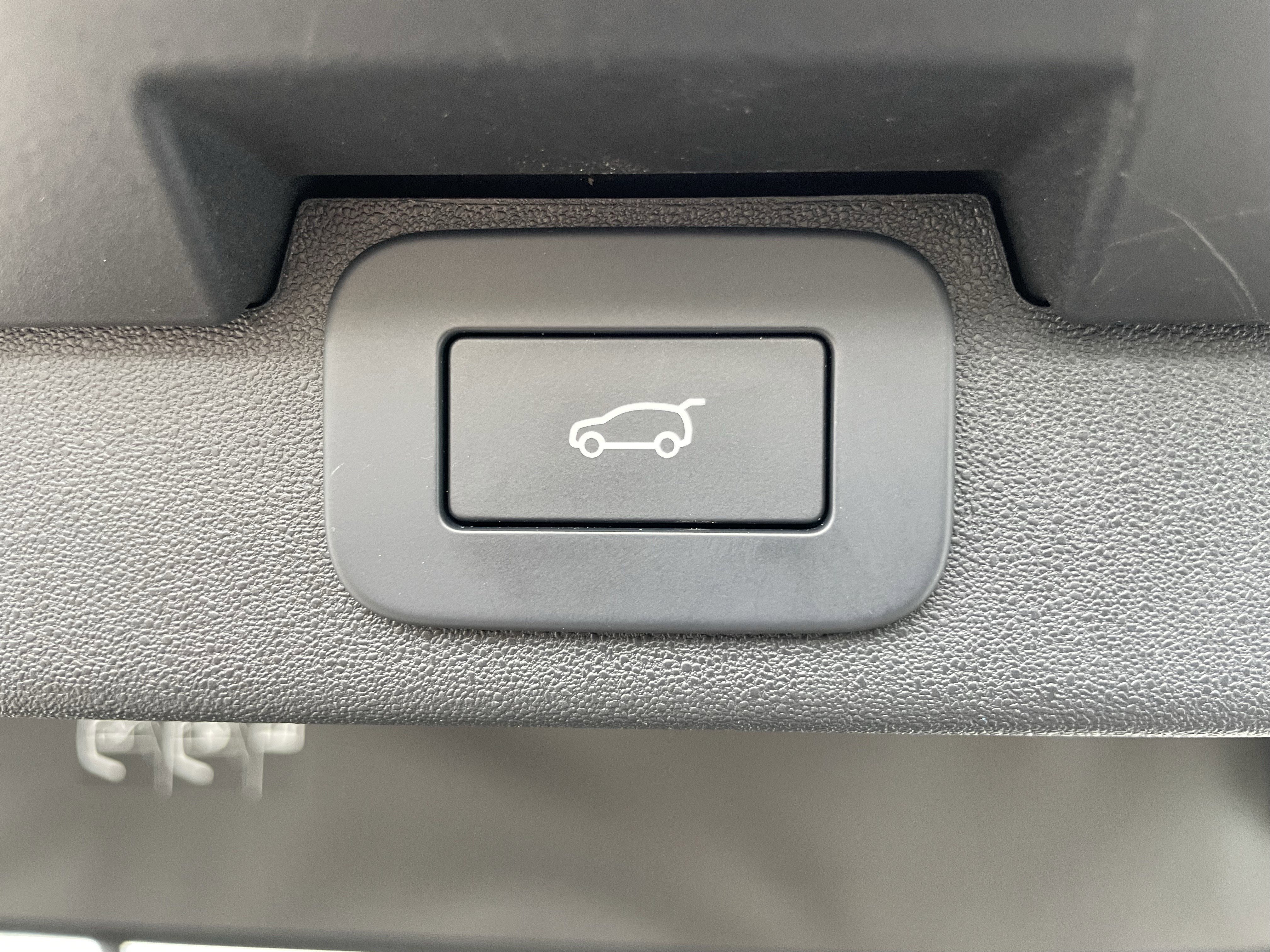 Used 2025 Land Rover Discovery Dynamic SE AWD/4WD image 42