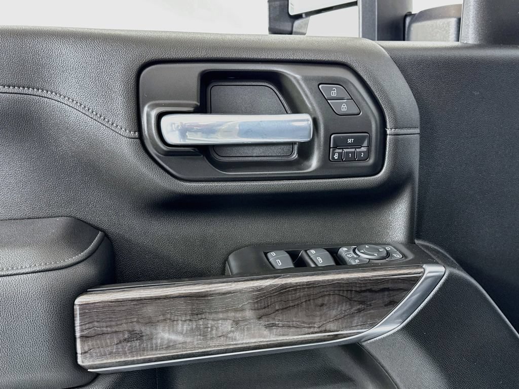 Used 2021 Chevrolet Silverado 2500 LTZ w/ Z71 Off-Road Package AWD/4WD image 17