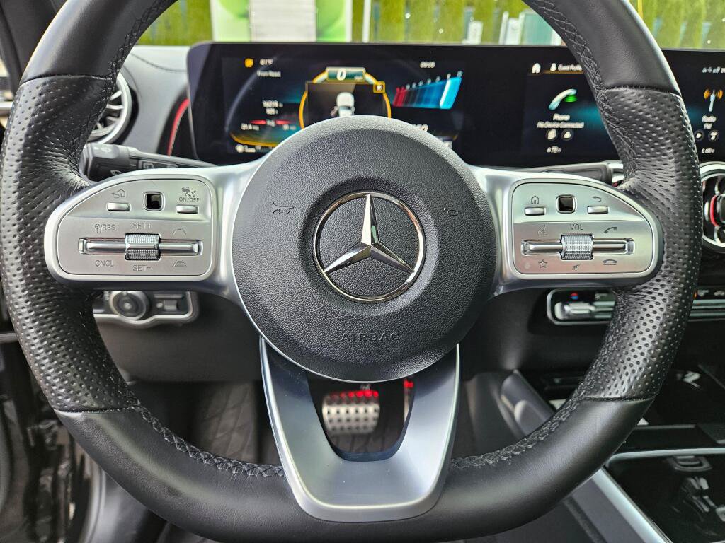 Used 2022 Mercedes-Benz GLB 35 AMG 4MATIC image 24