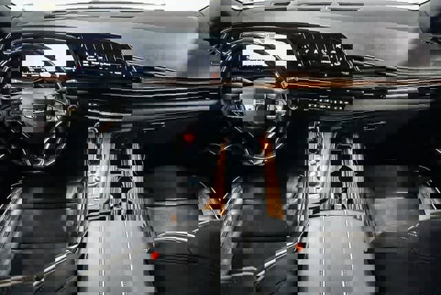 Used 2021 Cadillac Escalade Premium Luxury image 14