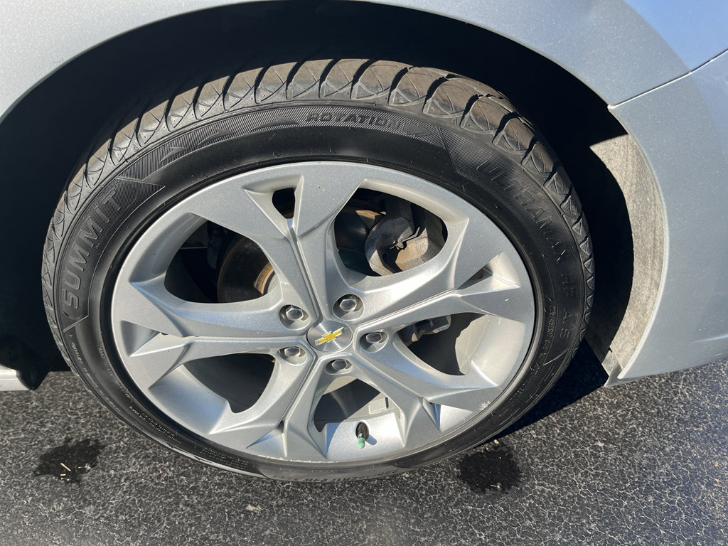 Used 2018 Chevrolet Cruze Premier FWD image 37