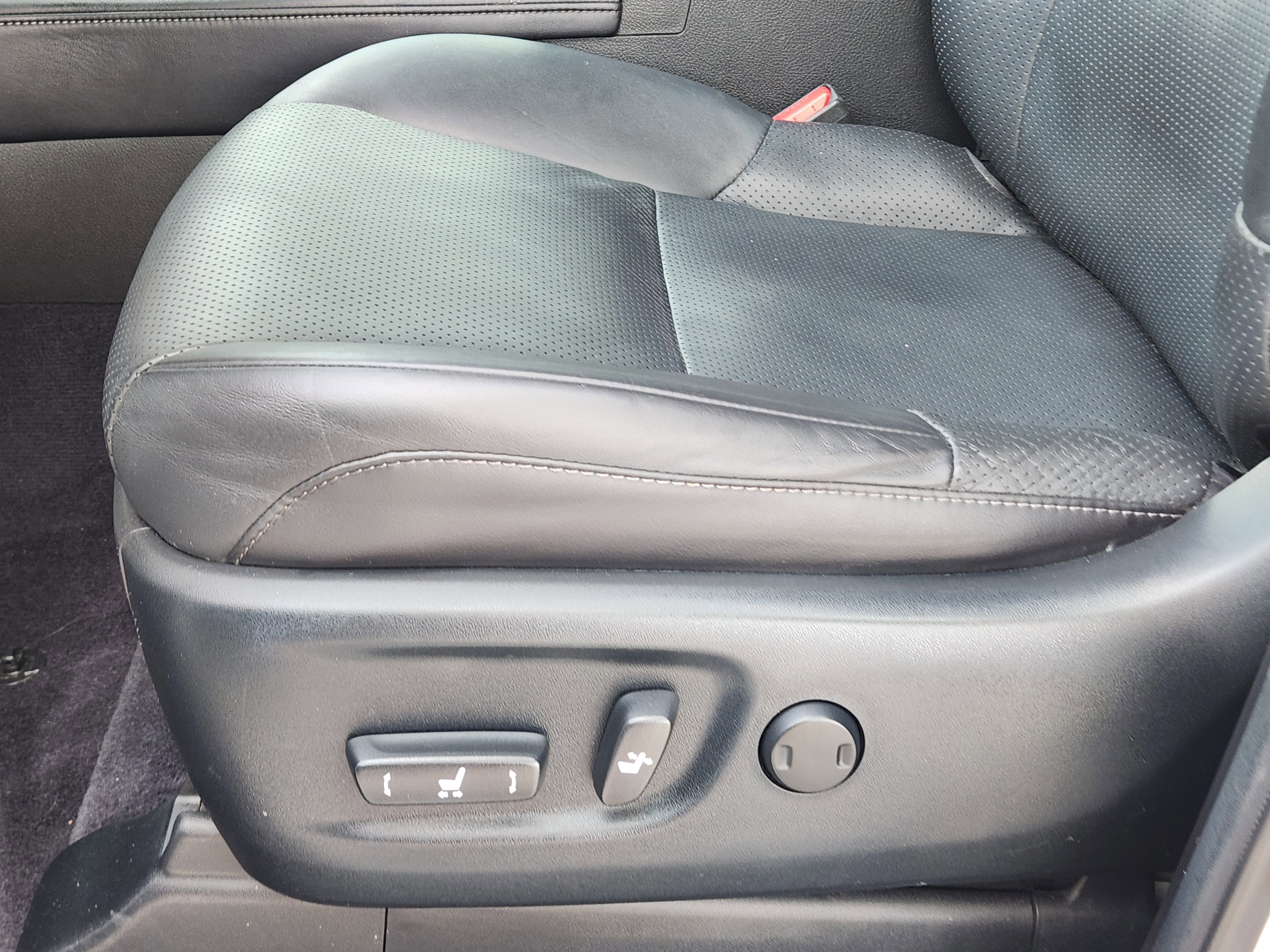 Used 2017 Lexus GX 460 Luxury w/ Preferred Accessory Package image 22